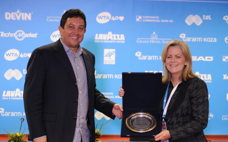 Стейси Аластър получи специален плакет от БФТ