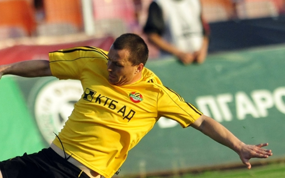 Юноша смени Галчев в групата на Ботев за гостуването във Варна