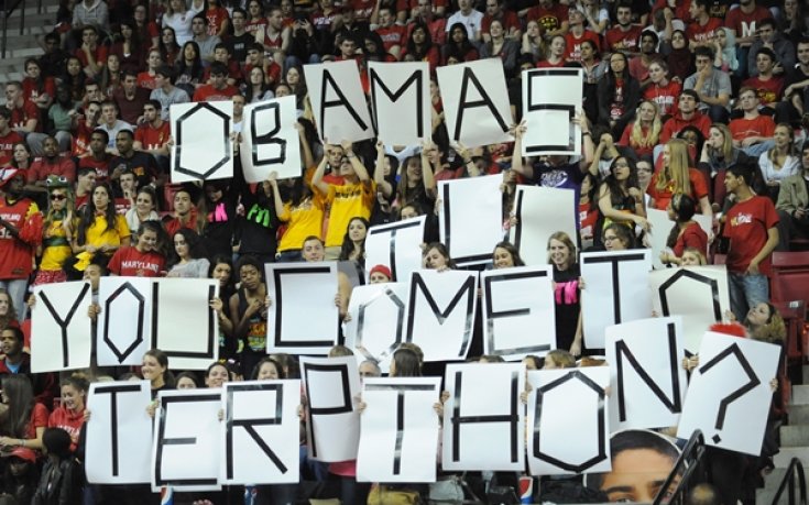 Обама заведе семейството на колежански баскетбол