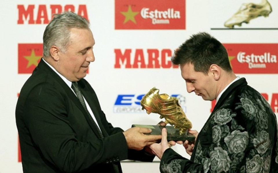 Кавалерът на Златната топка за 1994 година Христо Стоичков поздрави