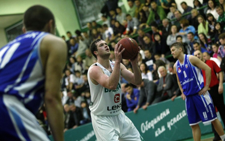 Черно море продължава без спирка, победи и за Балкан и Лукойл