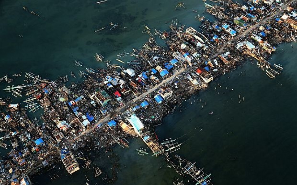 Съболезнователни плакати преди мачовете от ШЛ