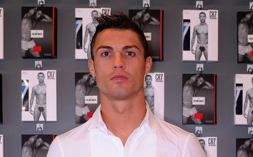 ВИДЕО: Роналдо флиртува, но не му върза