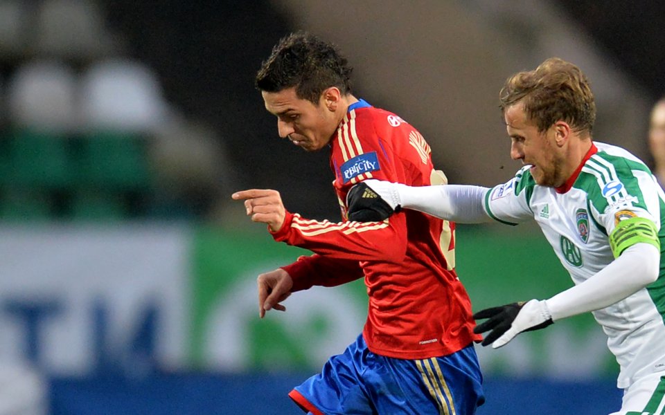 Георги Миланов напусна мач контузен, Живко Миланов с 90 минути в Русия