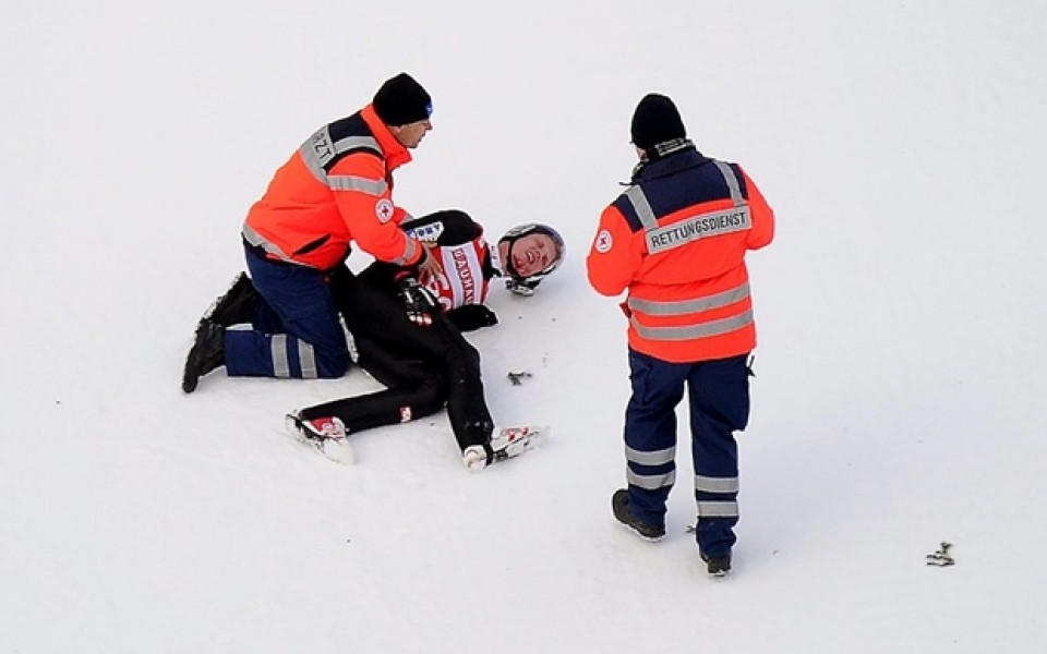 ВИДЕО и СНИМКИ: Ужасяващо падане на ски скокове, Моргенщерн е в болница