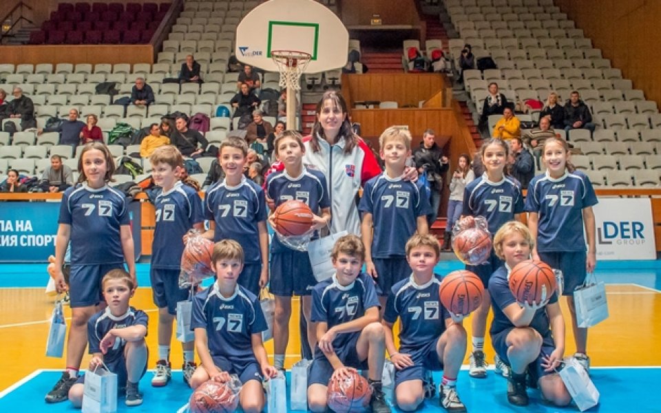 СНИМКИ: Коледеният турнир на Левски-Буба събра десетки деца в „Универсиада“