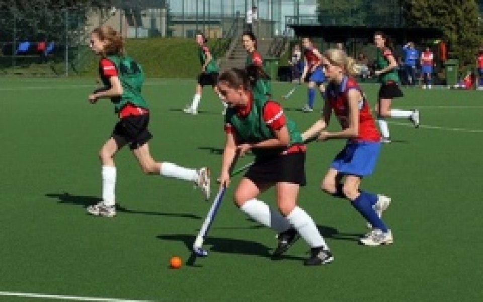 Младите хокеисти с амбиция да дублират титлите си на Балканиадата