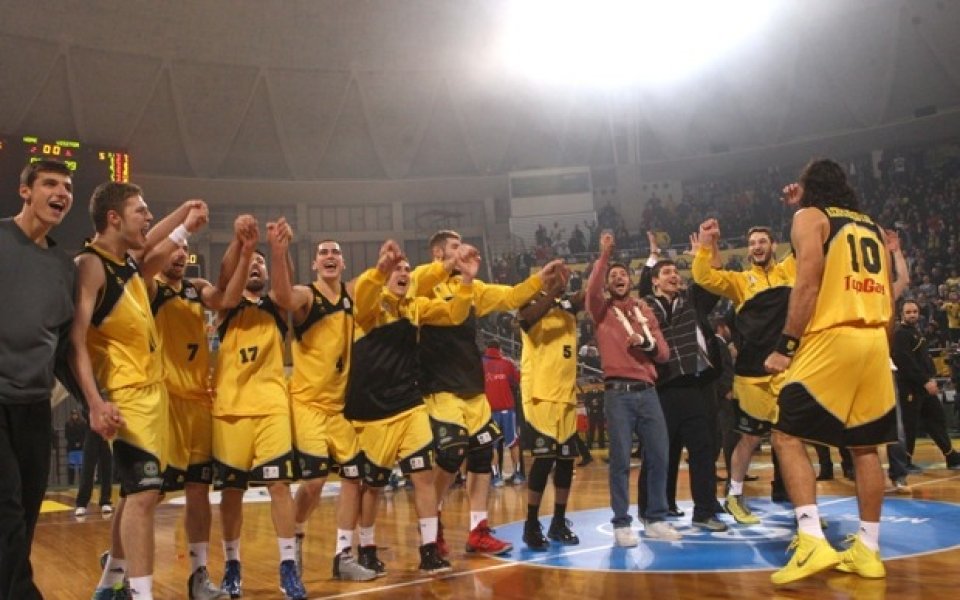 Везенков изведе Арис до финал за Купата срещу ПАО