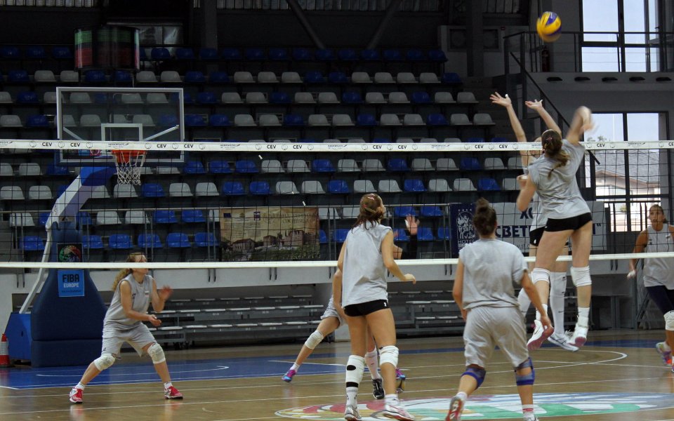 Свободен вход за контролите на волейболистките