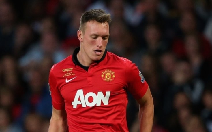 Фил Джоунс се завръща за тежката новогодишна програма