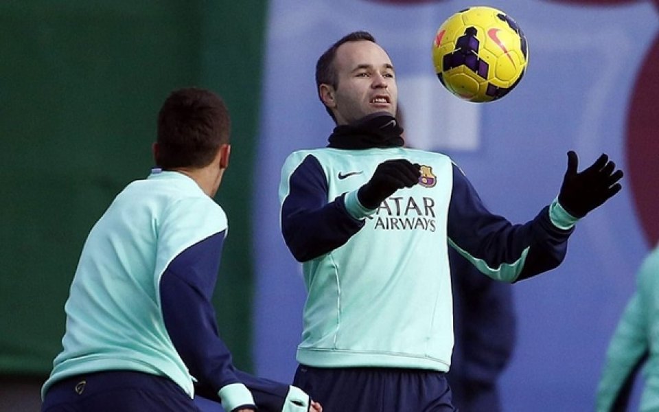 ВИДЕО: Барса направи последна тренировка за годината