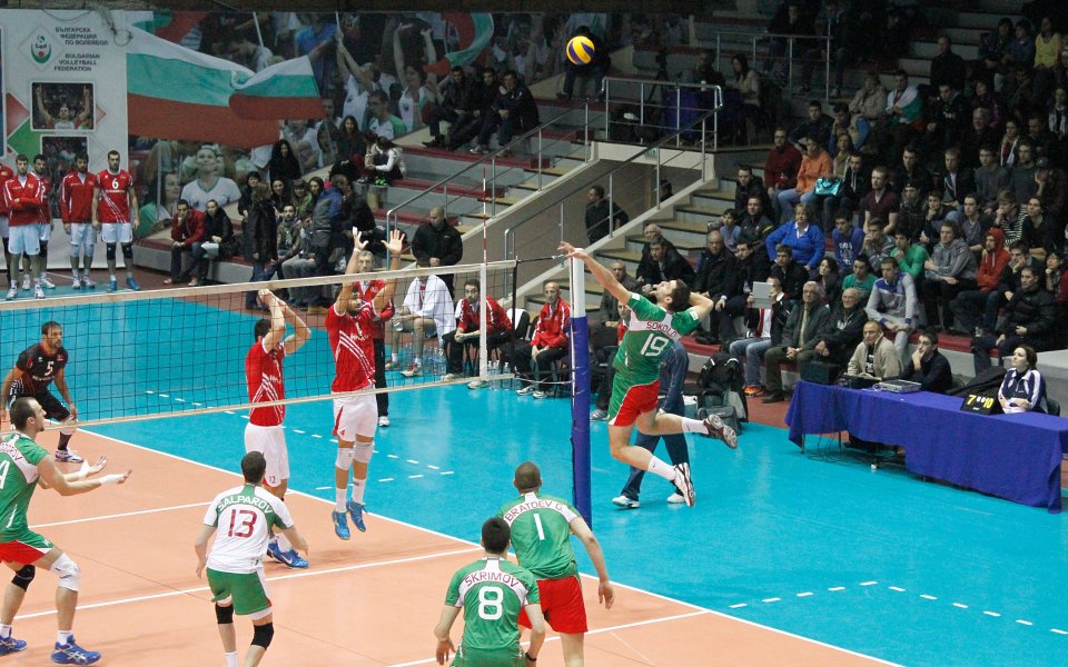 Волейболистите първи в Опава, чакат първата си тренировка