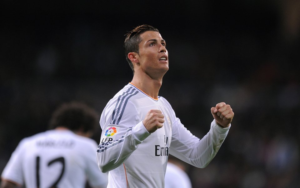 Кристиано стигна кота 400, задмина съименника си Роналдо