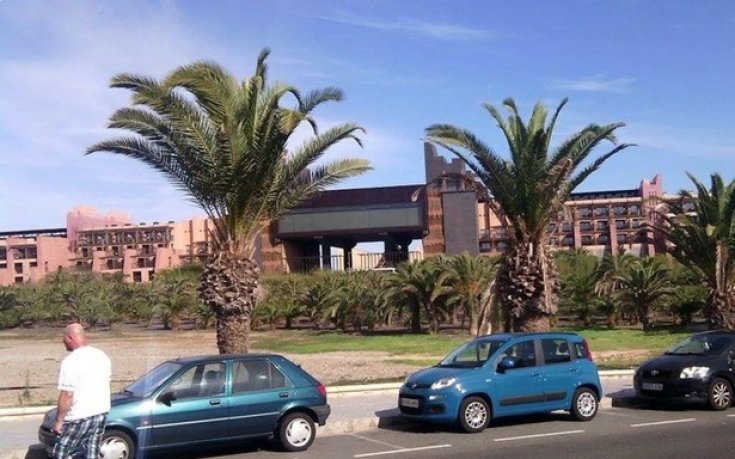 СНИМКИ: Вижте официалният плакат от турнира в Лас Палмас и как е около хотела на Локо Пд