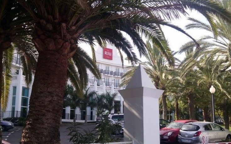 СНИМКИ: Вижте официалният плакат от турнира в Лас Палмас и как е около хотела на Локо Пд