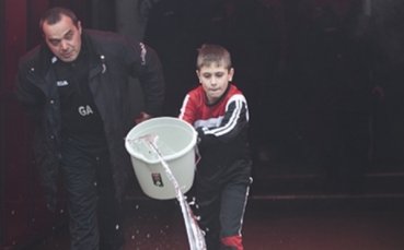 Дават път на млад талисман в Локо Сф