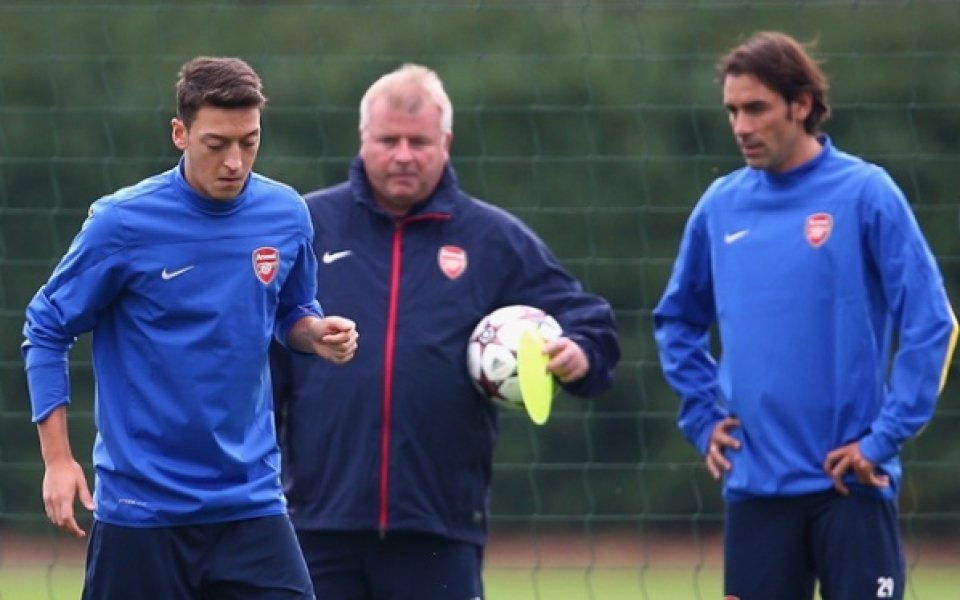 Жиру и Йозил пред завръщане за Арсенал