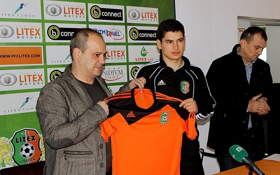 СНИМКИ: Литекс започна с един нов и без Бодуров