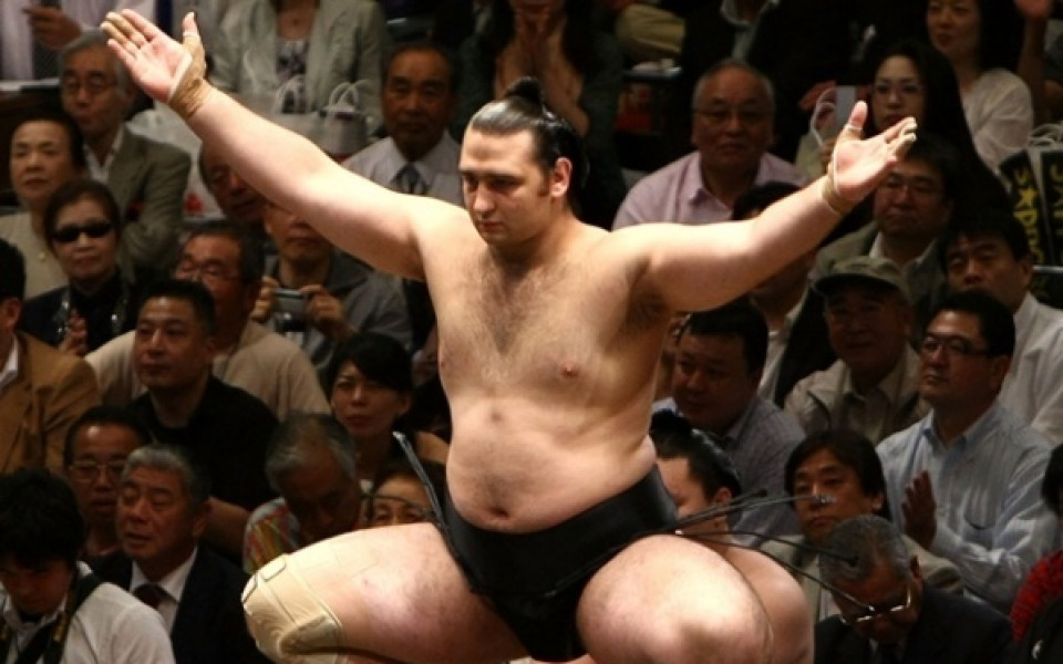 Български победи в първия ден на турнира по сумо в Токио