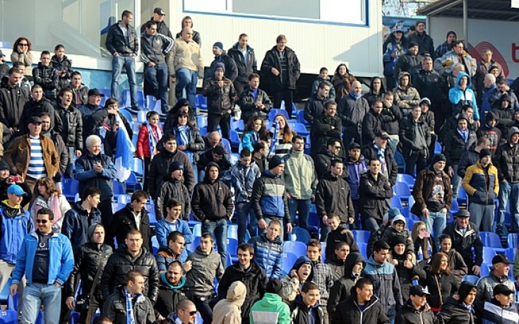 СНИМКИ: Левски започна със здрава подкрепа, Вутов обра аплодисментите