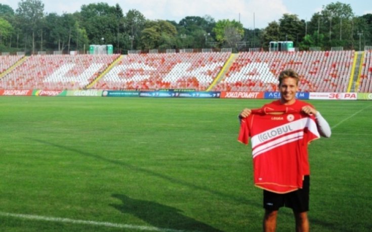 Изгоненият от ЦСКА Брайън Хауърд премина в Бирмингам