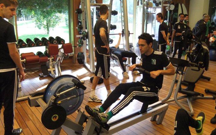 СНИМКИ: Лудoгорец с комбинирана тренировка, напълни фитнеса