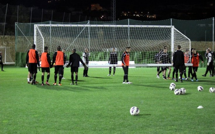 СНИМКИ: Локо Пд пристигна в Марбея и отиде на тренировка