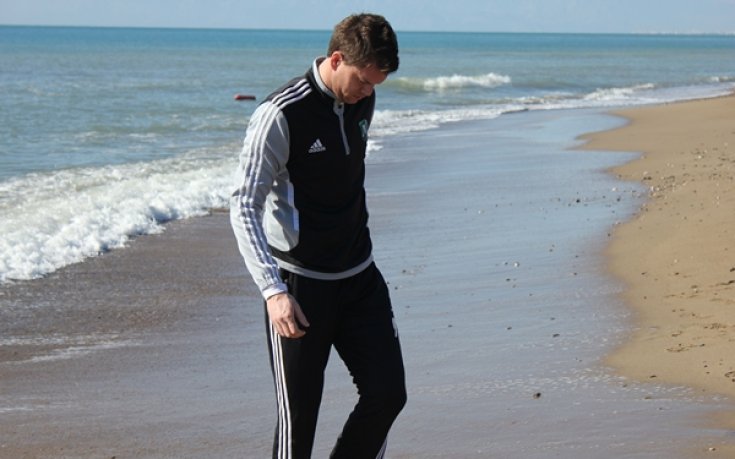 СНИМКИ: В Лудогорец  вратарите на плаж, останалите във фитнеса