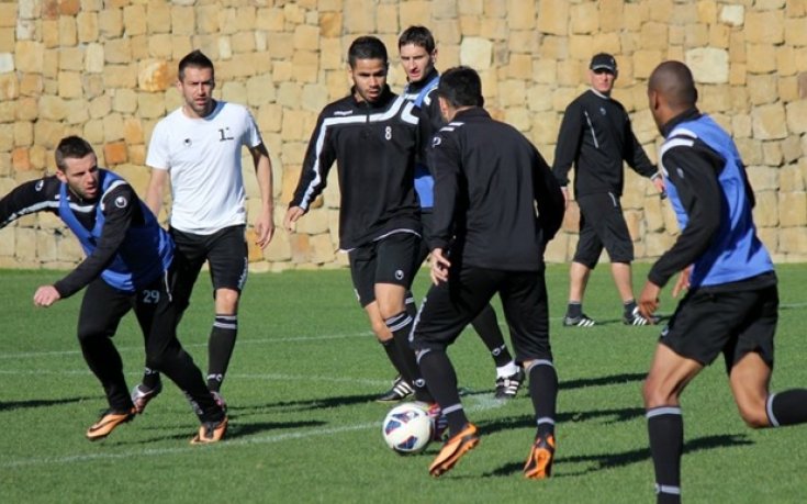 СНИМКИ: Локо Пд тренира, Мендес се върна в строя, след обяд разходка и плаж