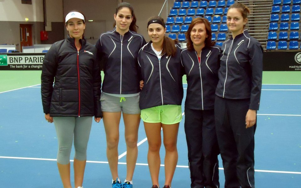 Елица и Изабелла стартират за България