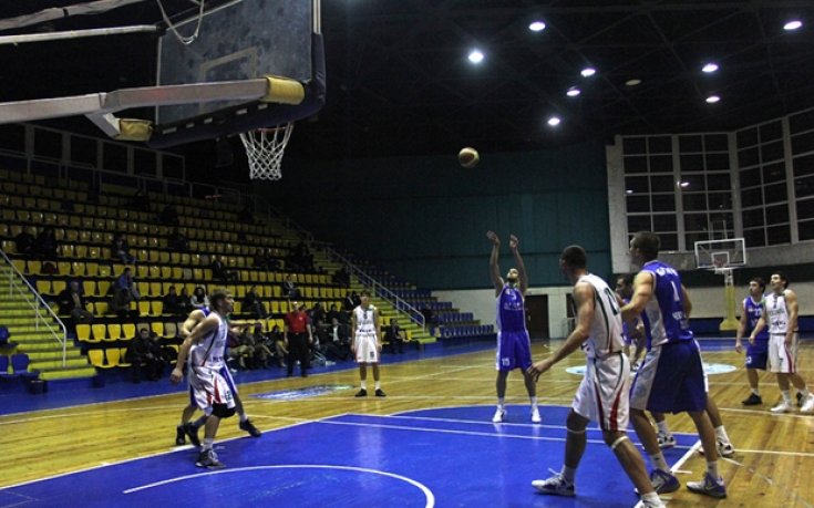 Черно море порт Варна победи Черноморец в контрола