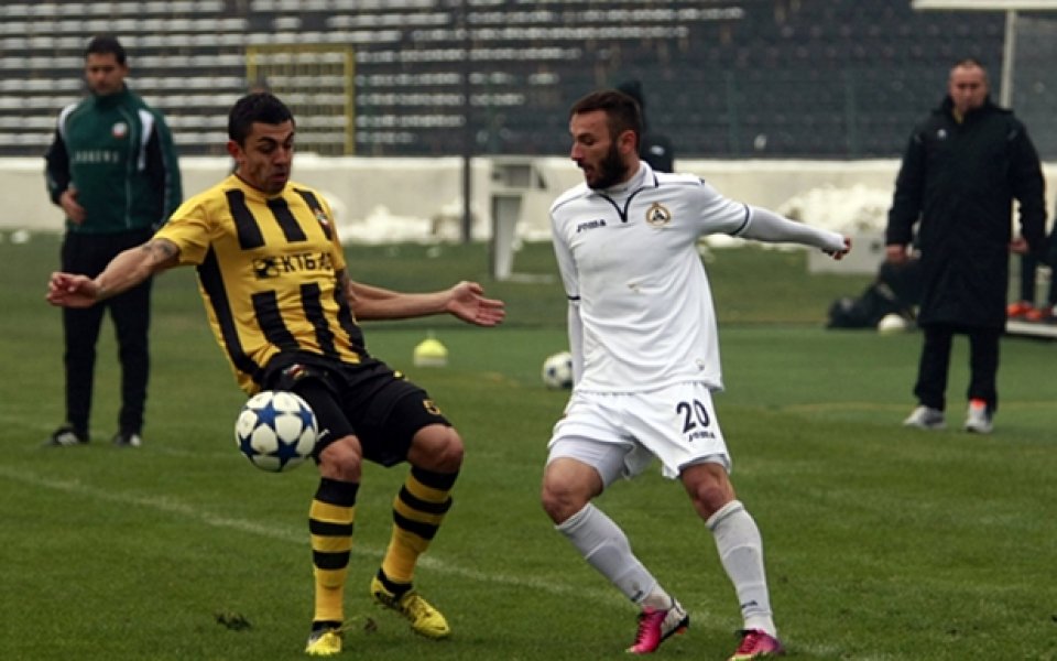 Сърмов пропуска контролата с Енисей, Доре под въпрос за спаринга с руснаците