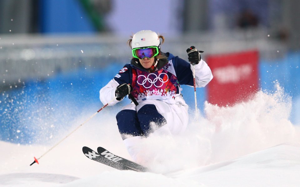 Ски-свободен стил: Олимпийската шампионка първа в квалификациите, три сестри в топ 8