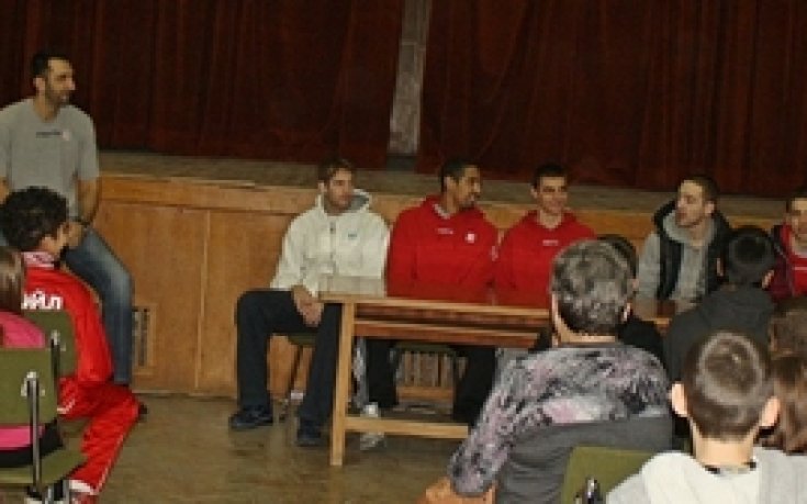 СНИМКИ: Лукойл Академик отново зарадва учениците в Правец