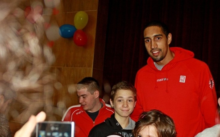 СНИМКИ: Лукойл Академик отново зарадва учениците в Правец