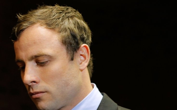 Писториус почете паметта на приятелката си година след фаталната стрелба