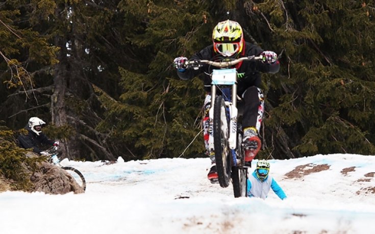 Завърши зрелищната зимна байк надпревара Winter Bike Duel 2014