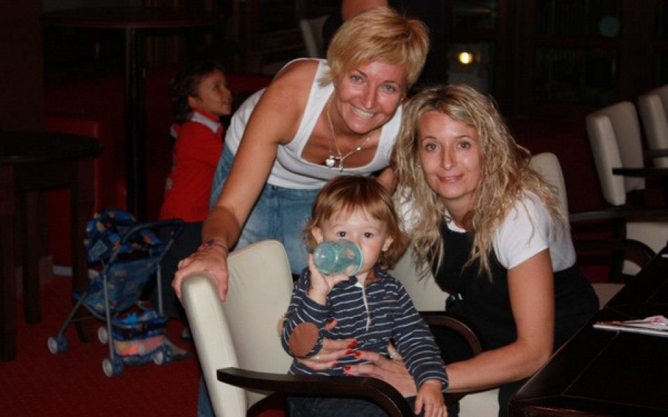 Сестрата на Нели Нешич напуска България, за да стане майка