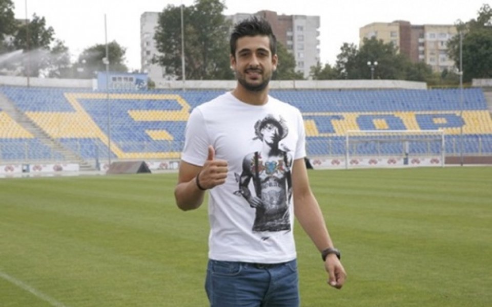 Алехандро Перес търка пейката и при Серхи Бархуан