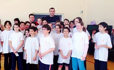 В час по физическо с Тодор Стойков