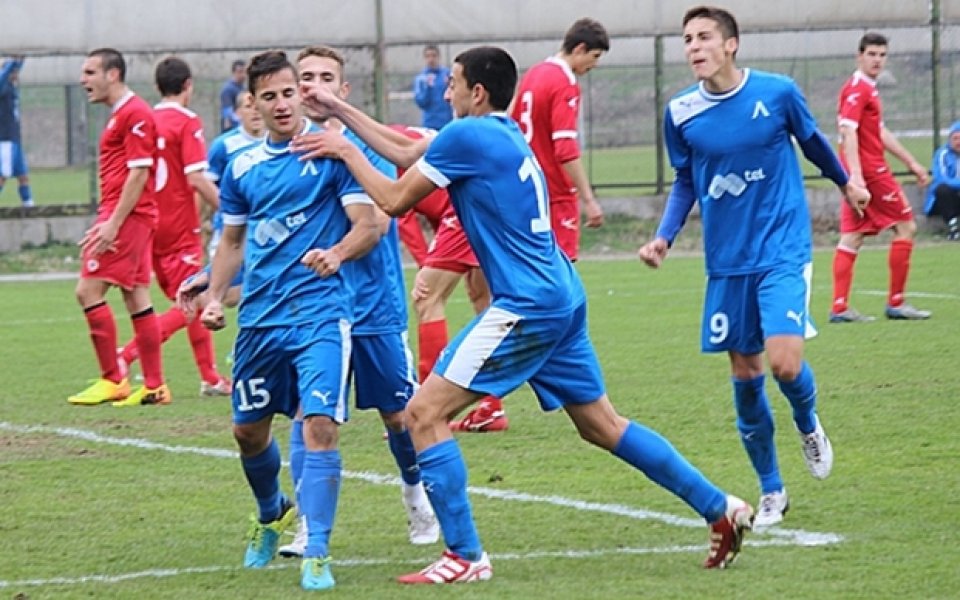 СНИМКИ: Левски победи ЦСКА при юношите старша възраст, братя Цоневи се разписаха