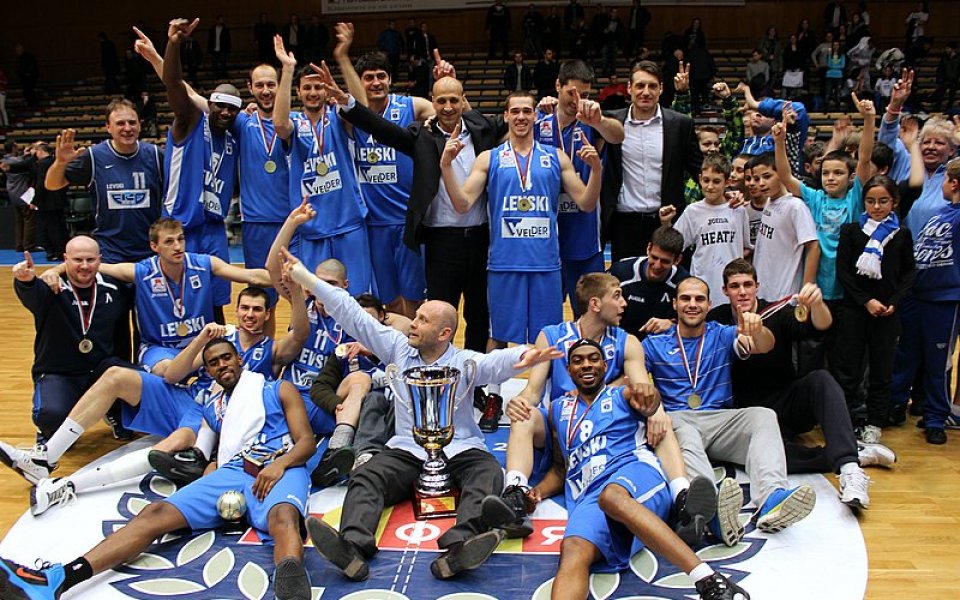 СНИМКИ: Баскетболната Купа е синя, след страшна битка с Черно море