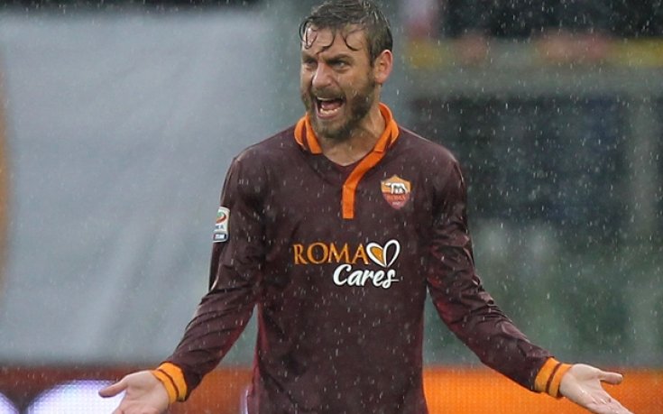 Де Роси отнесе 3 мача заради удара срещу Икарди