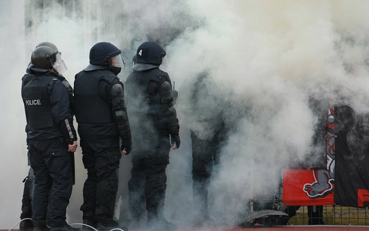 СНИМКИ: Грозна картинка по трибуните на Левски - ЦСКА