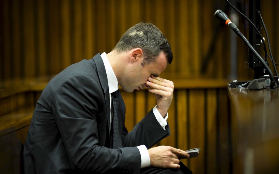 Оскар Писториус се разплака по време на съдебния процес