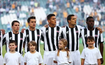 Коста Рика уреди две контроли преди Мондиала