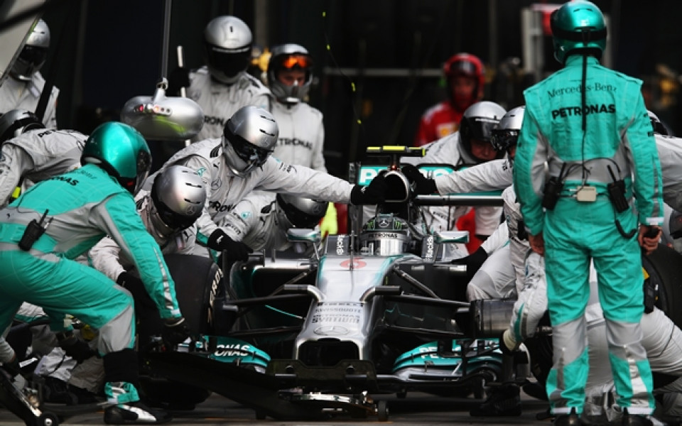 Двигателят на Мерцедес развива до 900 конски сили