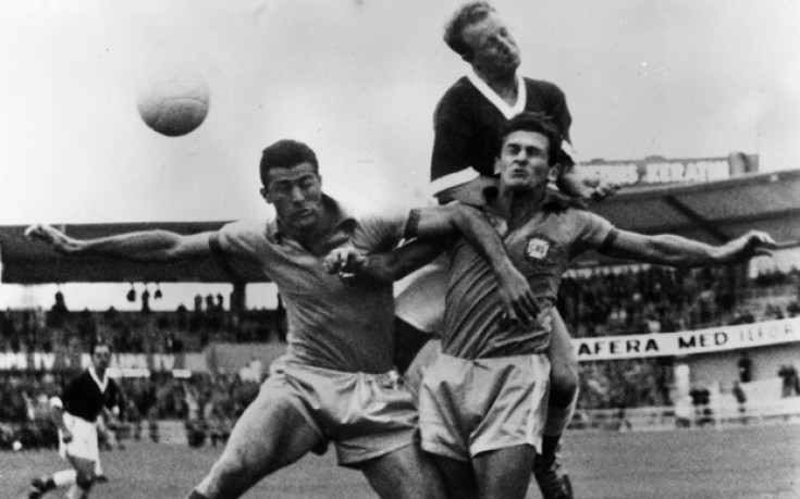 Капитанът на Бразилия от Мондиал 1958 почина