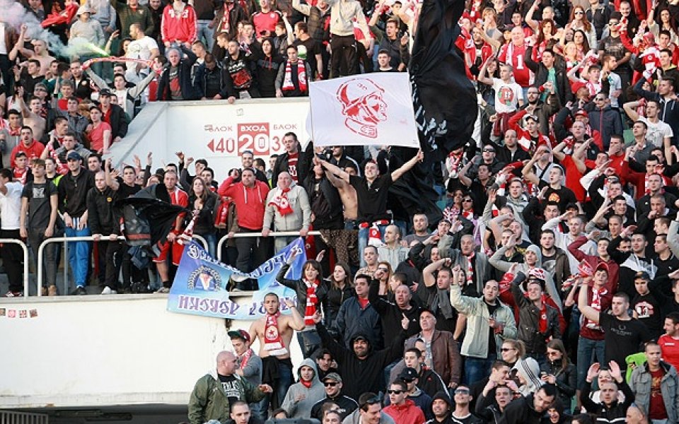 ВК ЦСКА дава възможност на феновете да се снимат с Купата на европейските шампиони