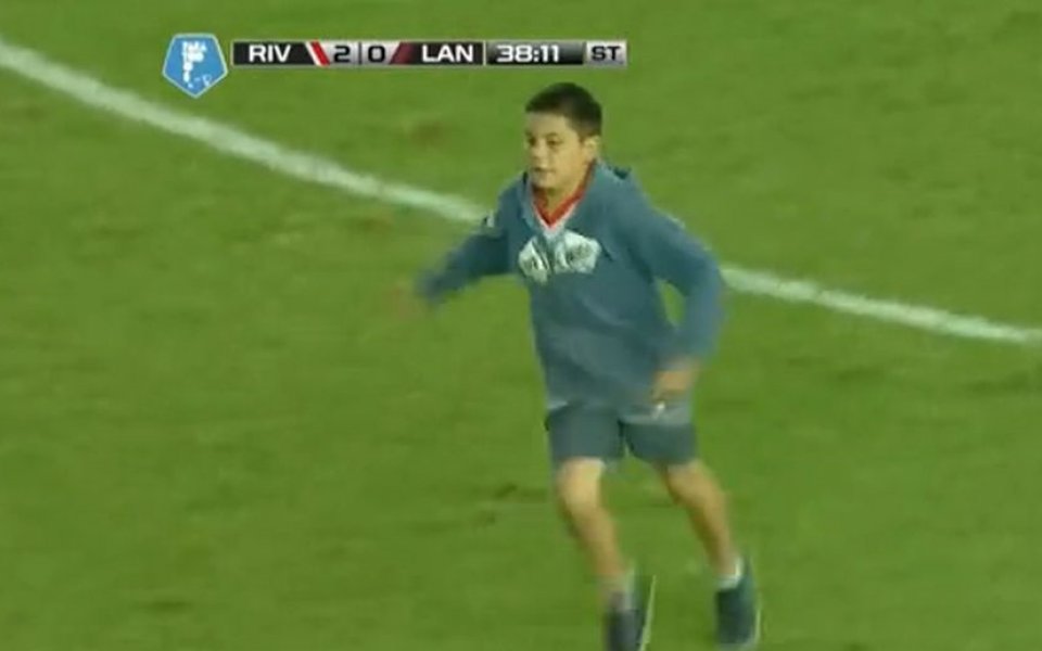 ВИДЕО: Дете нахлу на 